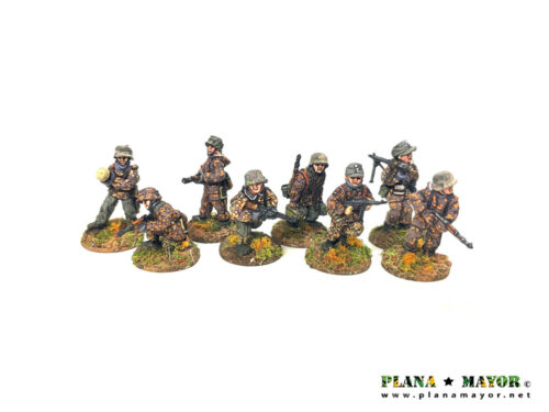 Escuadra SS avanzando con cautela - Kampfgruppe Hansen